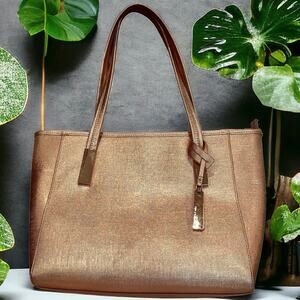 Vince camuto Linni Saphaino rose gold metallic leather purse.